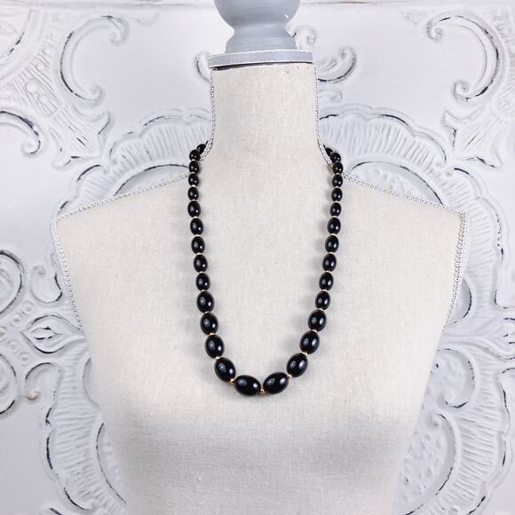 Signed Monet Black Graduated Oval Bead Necklace, 1980s Vintage Retro Plastic - Picture 3 of 8
